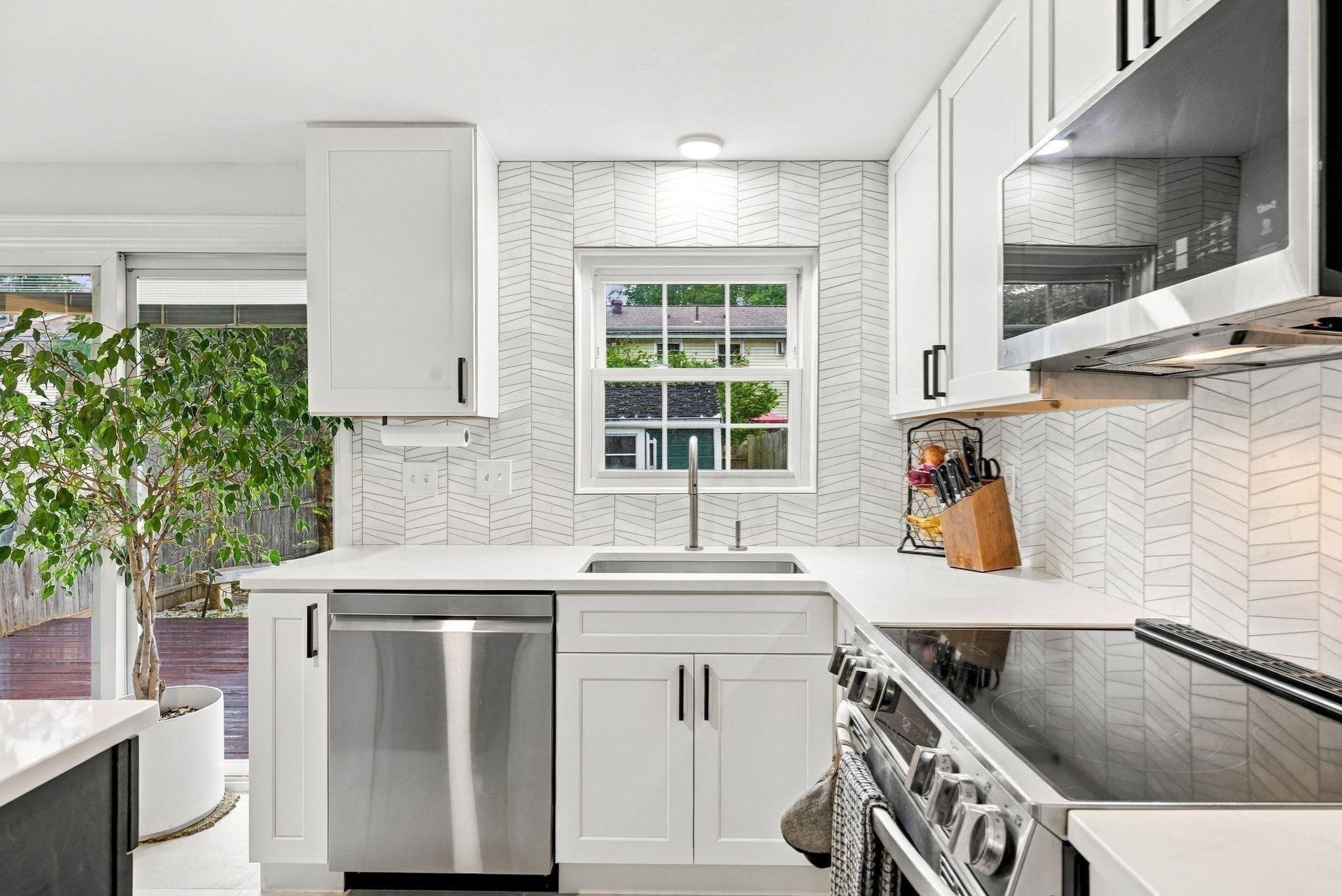 21 Orchard Ave # B Property Photo 2