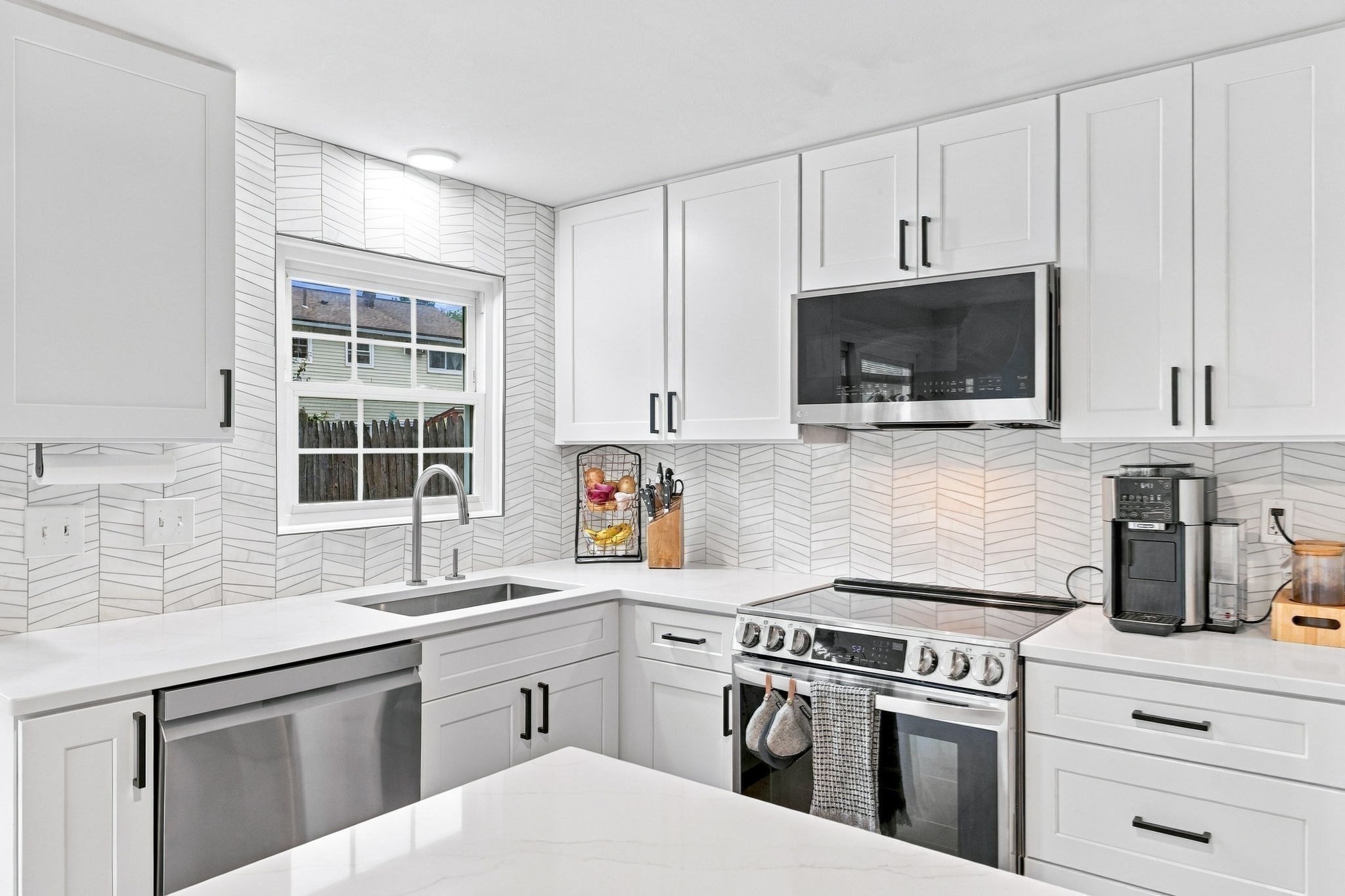 21 Orchard Ave # B Property Photo 3