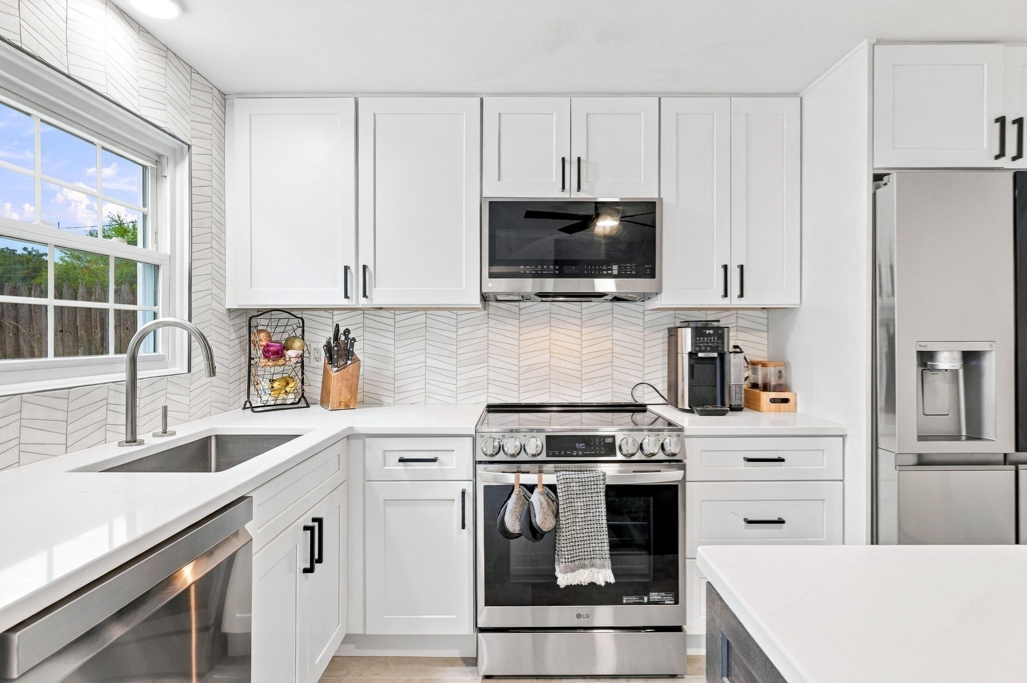 21 Orchard Ave # B Property Photo 4