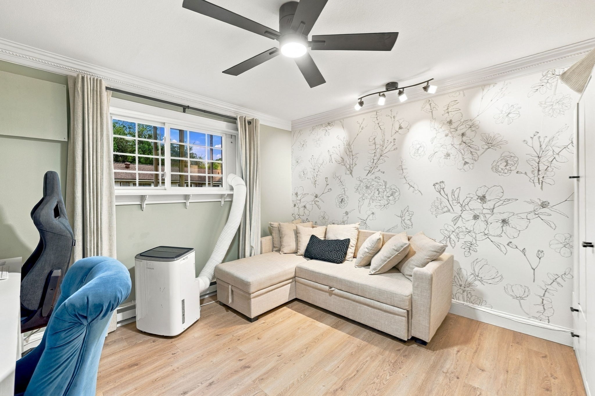 21 Orchard Ave # B Property Photo 19