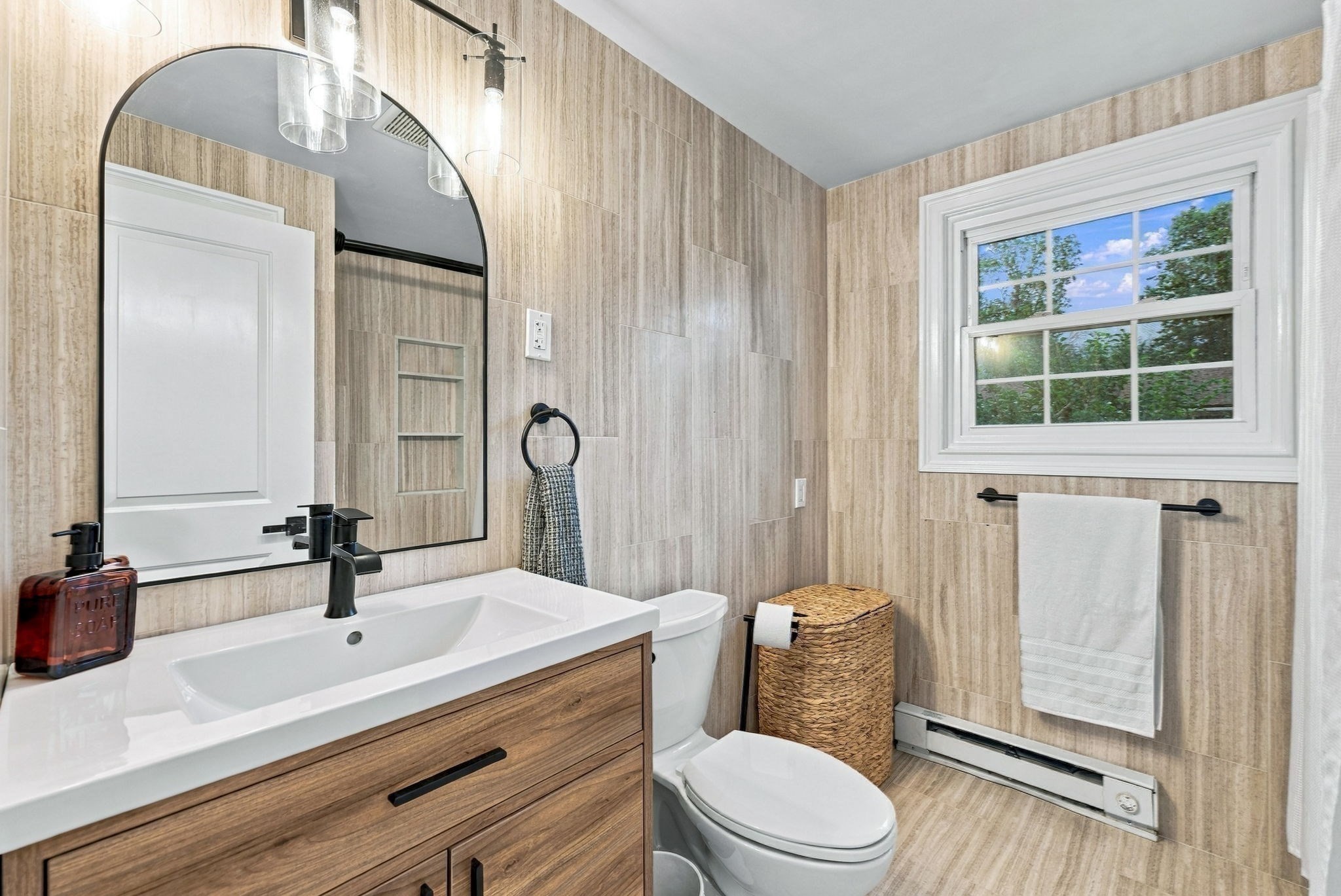 21 Orchard Ave # B Property Photo 23