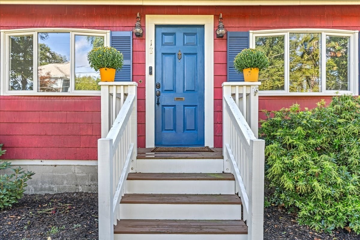 18 Fales Road Property Photo 2