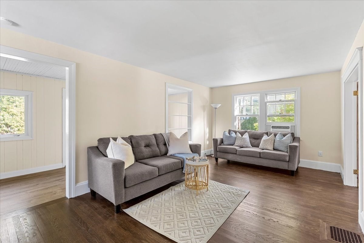 18 Fales Road Property Photo 7