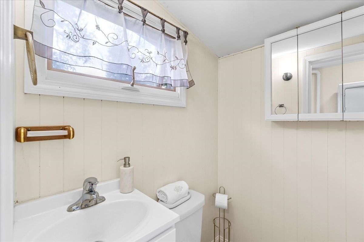 18 Fales Road Property Photo 21