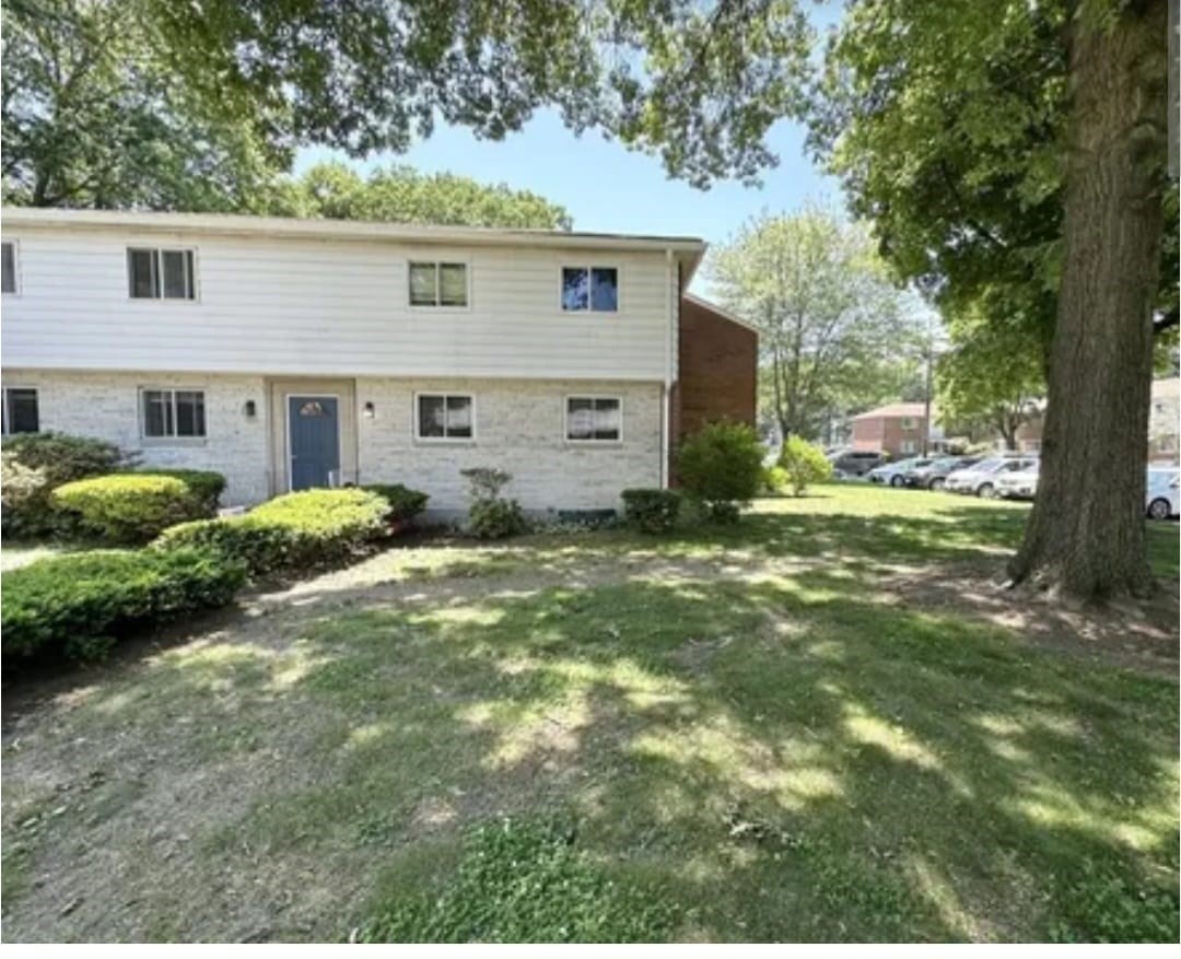 205 Bishop Dr # 205 Property Photo 1