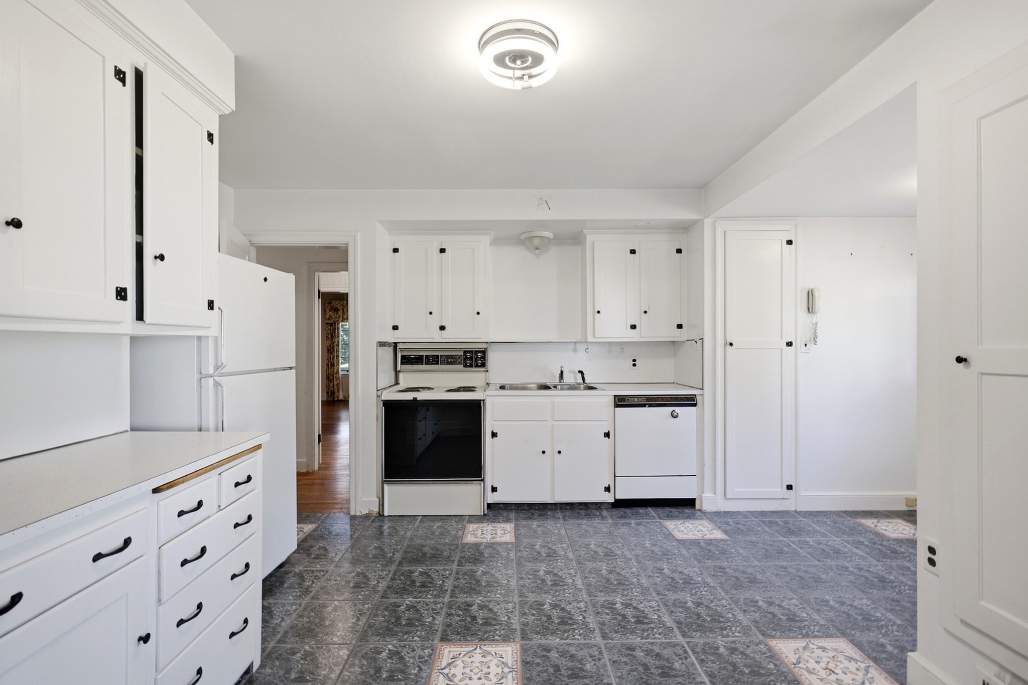 35 Forest Street Property Photo 12