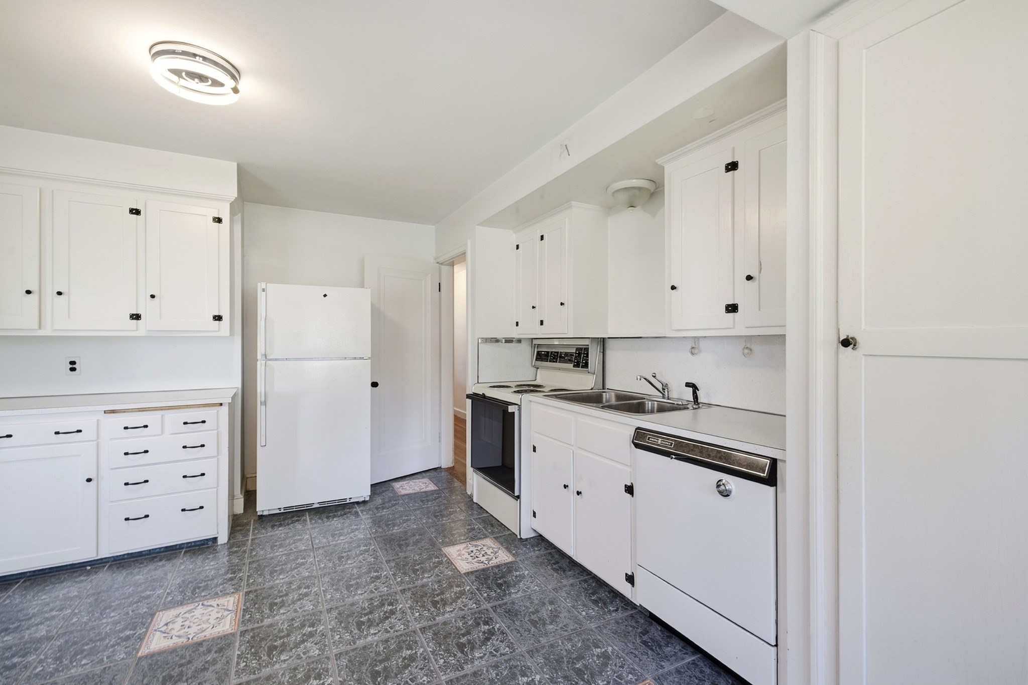 35 Forest Street Property Photo 14