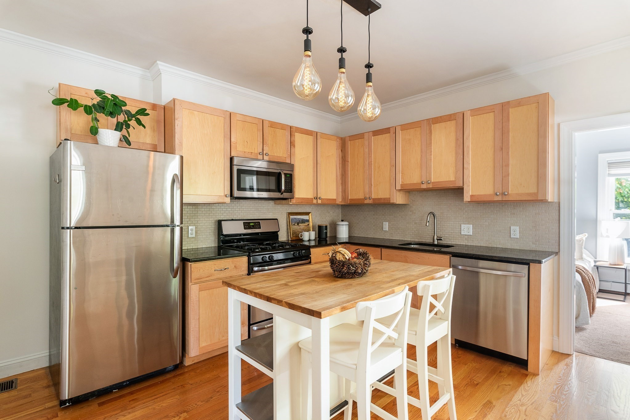 156 Adams St # 2 Property Photo 6
