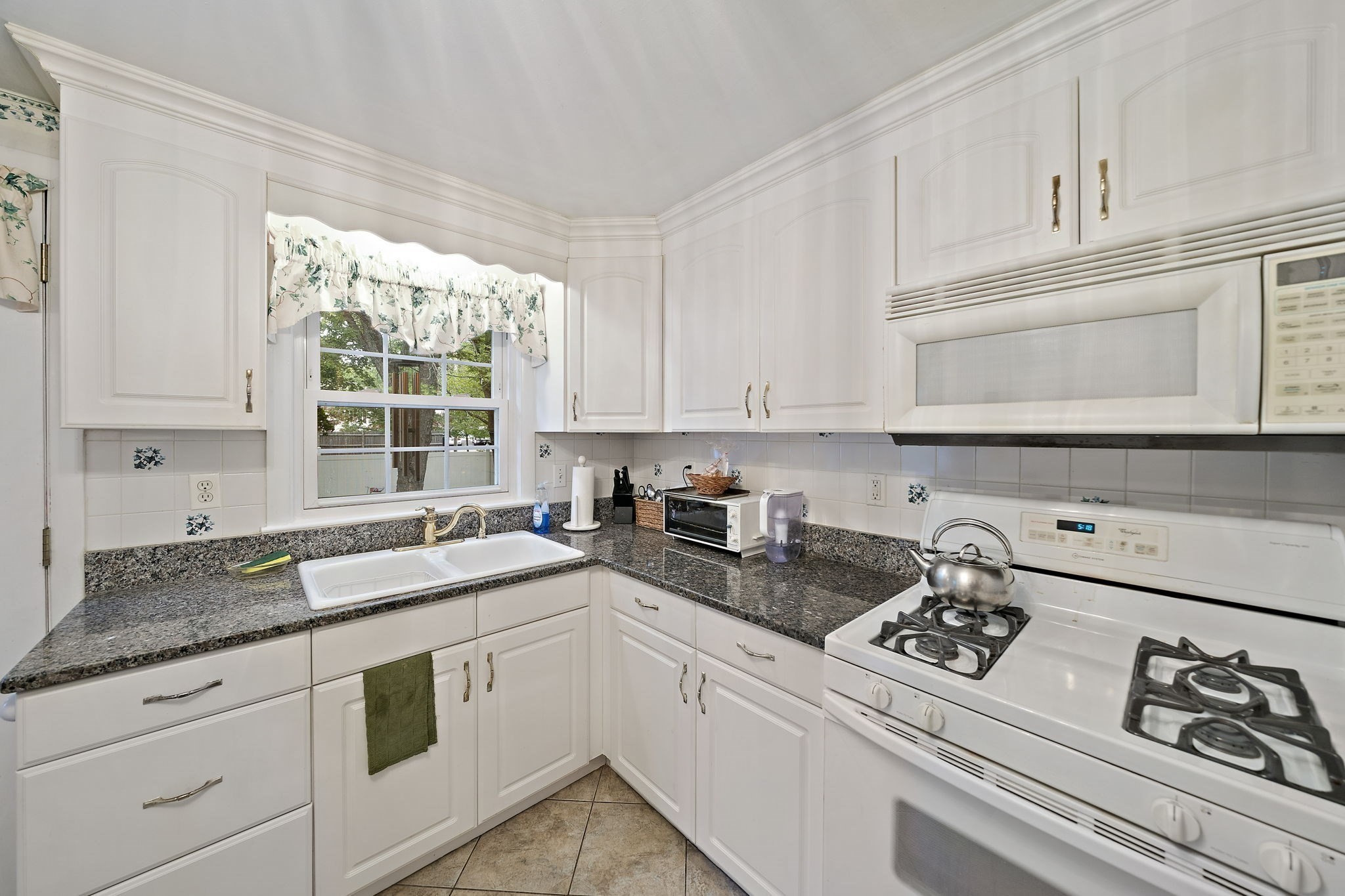 305 Mill Street Property Photo 9