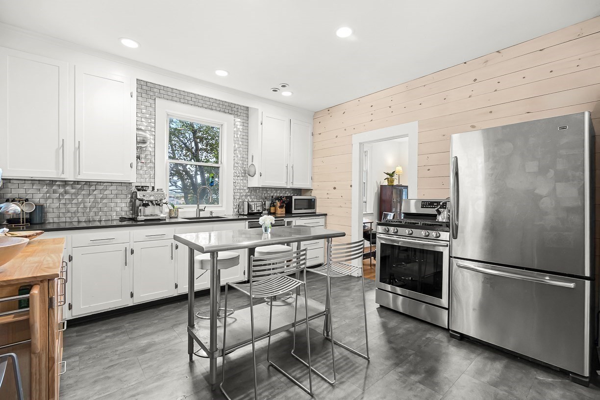 103 Newtonville Avenue Property Photo 3