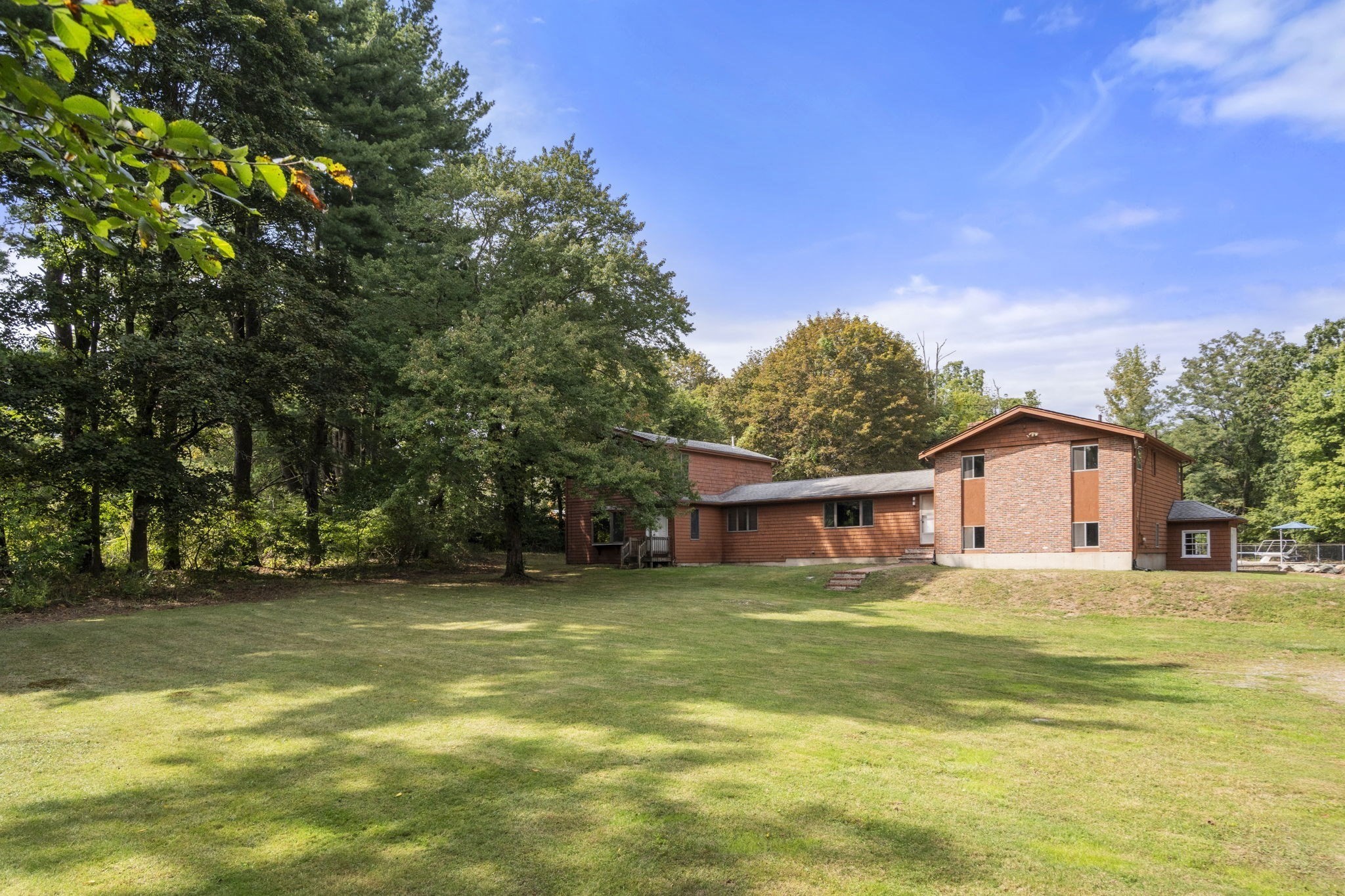 444 Clapboardtree Street Property Photo 1