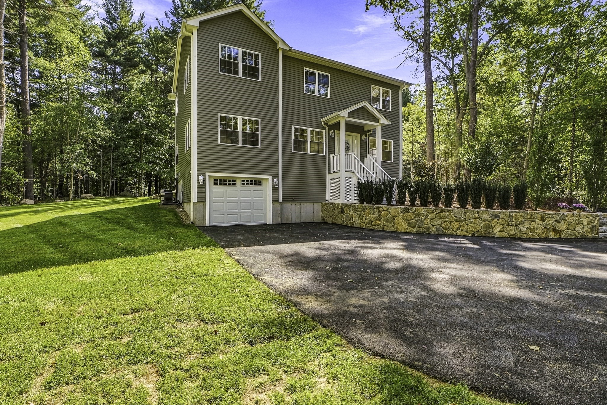 91 High Property Photo 1