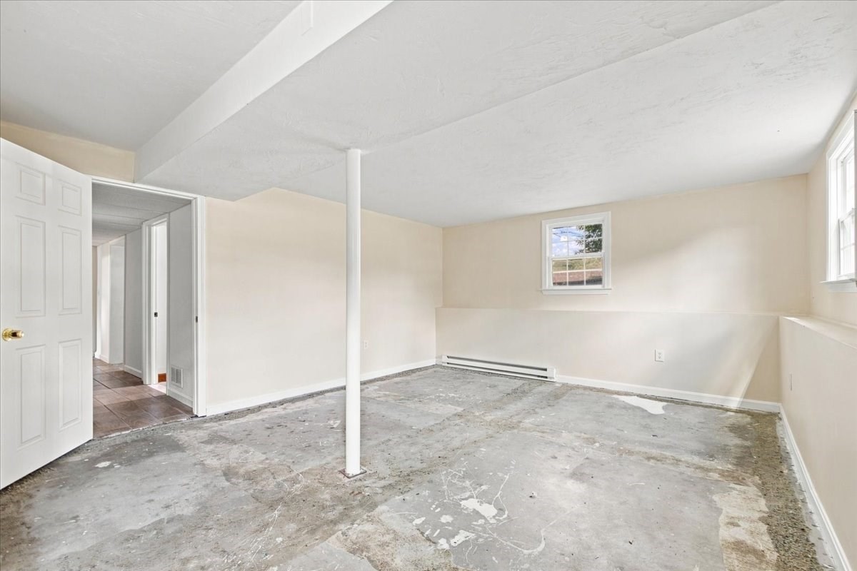 2040 Central St Property Photo 27
