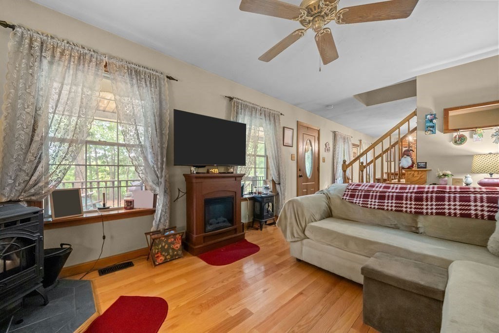 133 Killiney Woods Property Photo 25