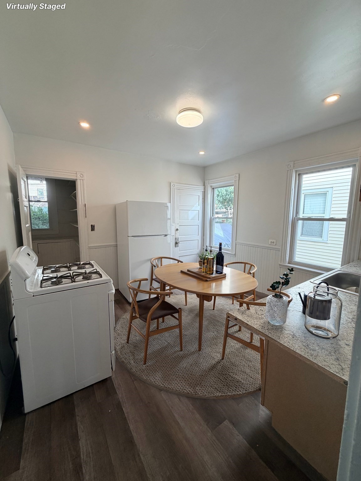 302 Washington St # 2 Property Photo 3