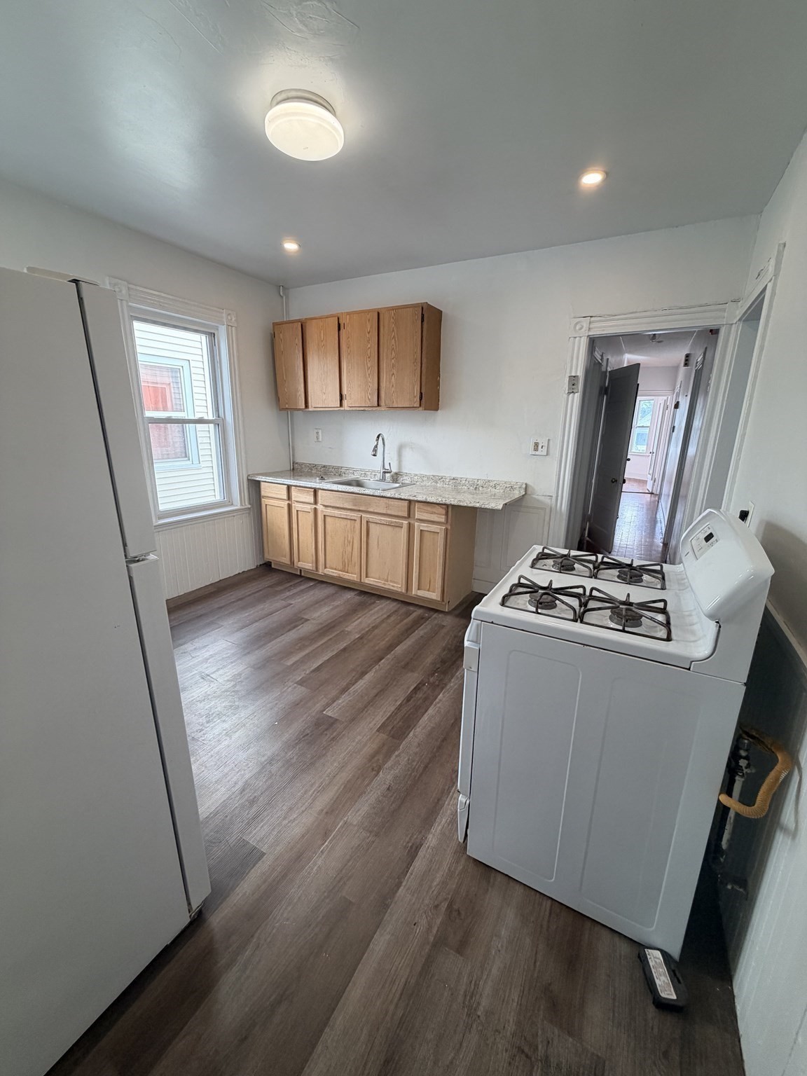 302 Washington St # 2 Property Photo 4