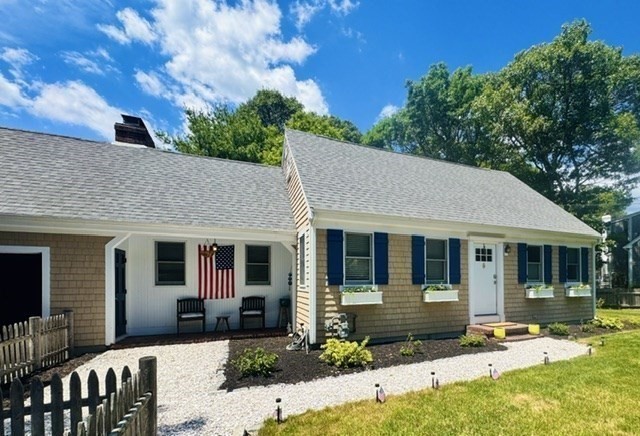 55 Deerfield Rd Property Photo 2