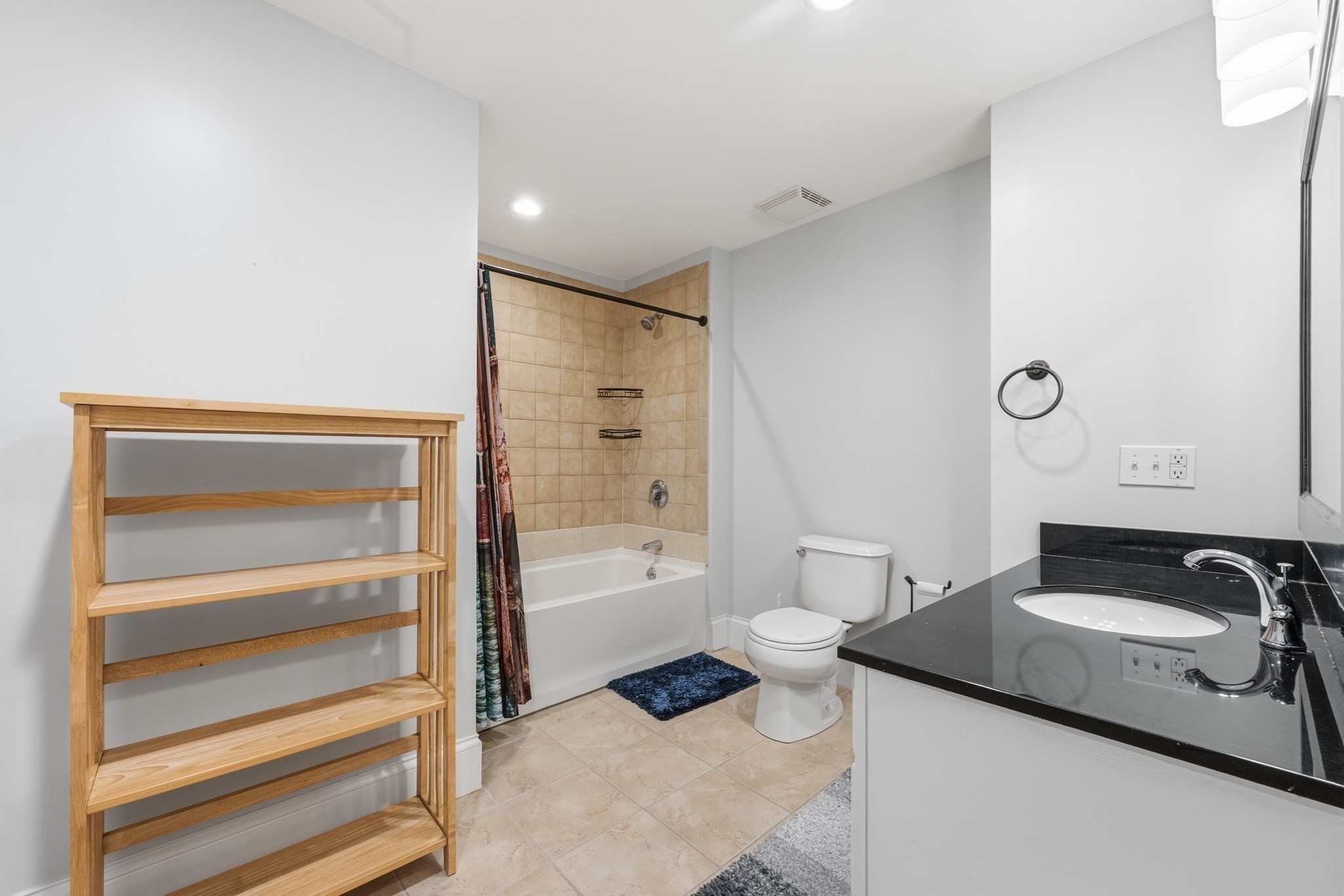 61 Market St # 3a Property Photo 8