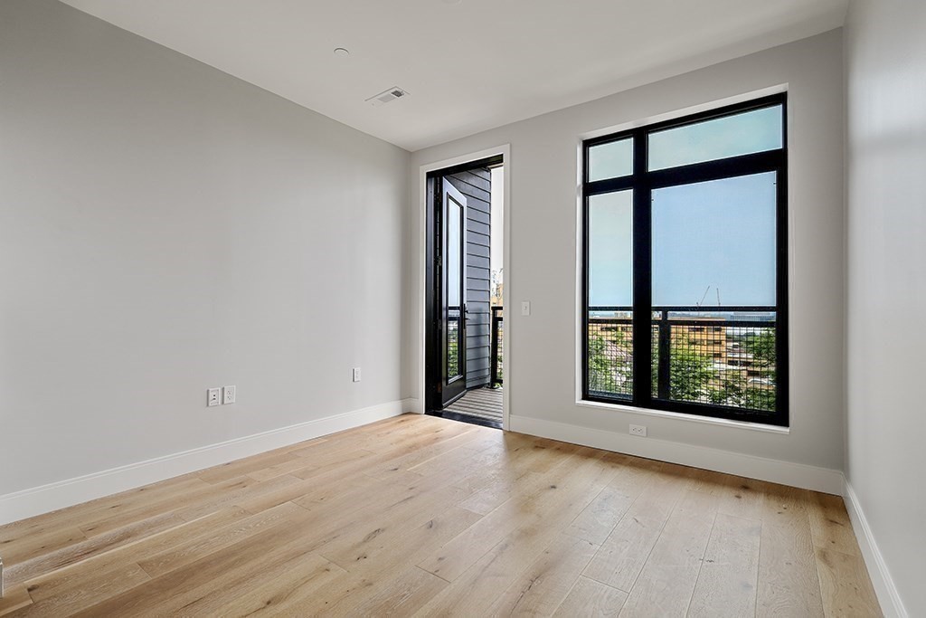 191 Washington Street # 513 Property Photo 3