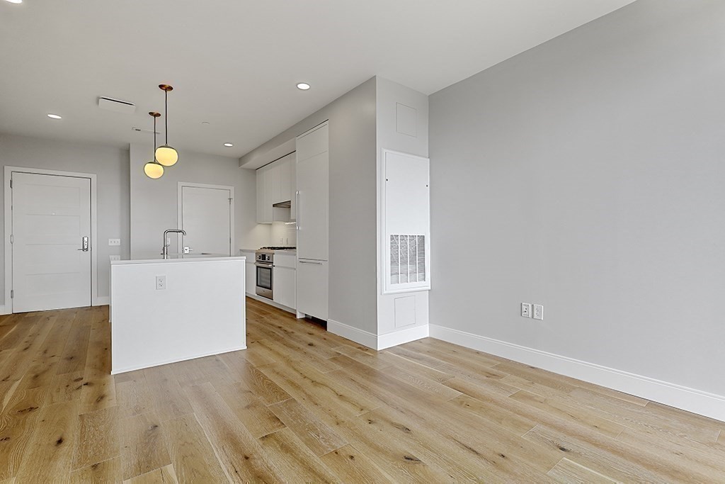 191 Washington Street # 513 Property Photo 7