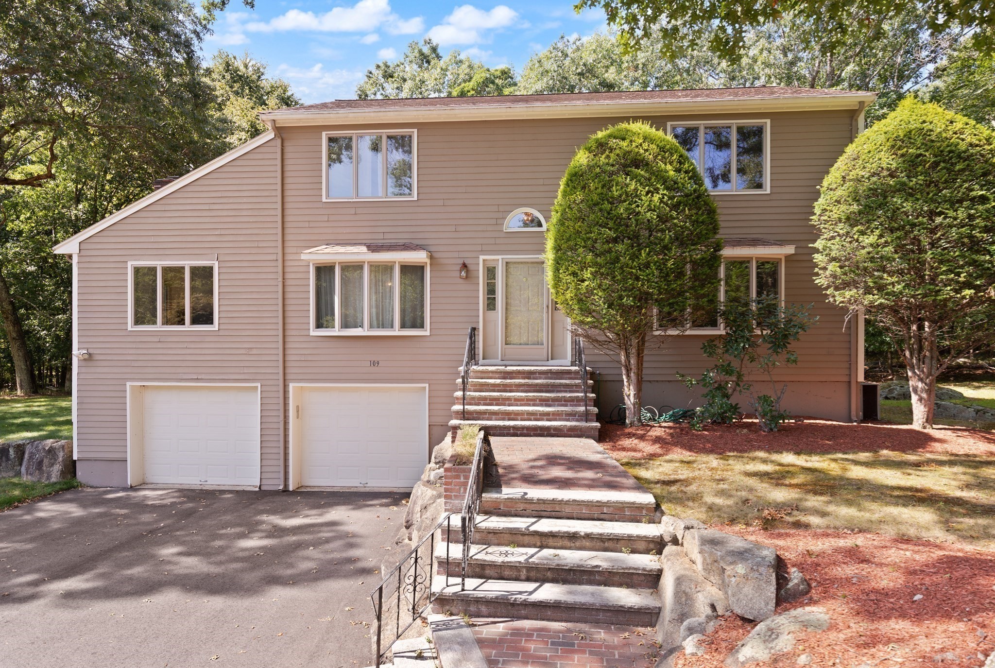 109 Hampton Rd Property Photo 1