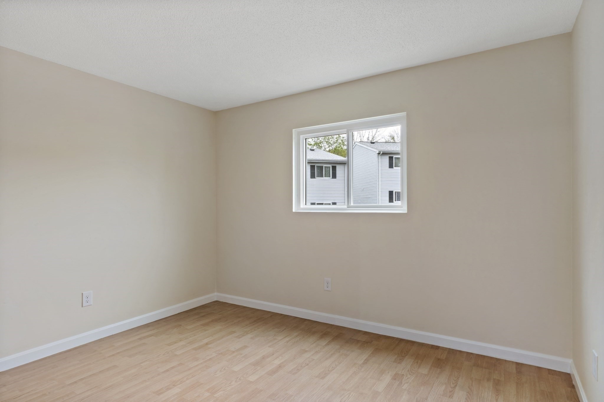 5455 N Main St # 4d Property Photo 6