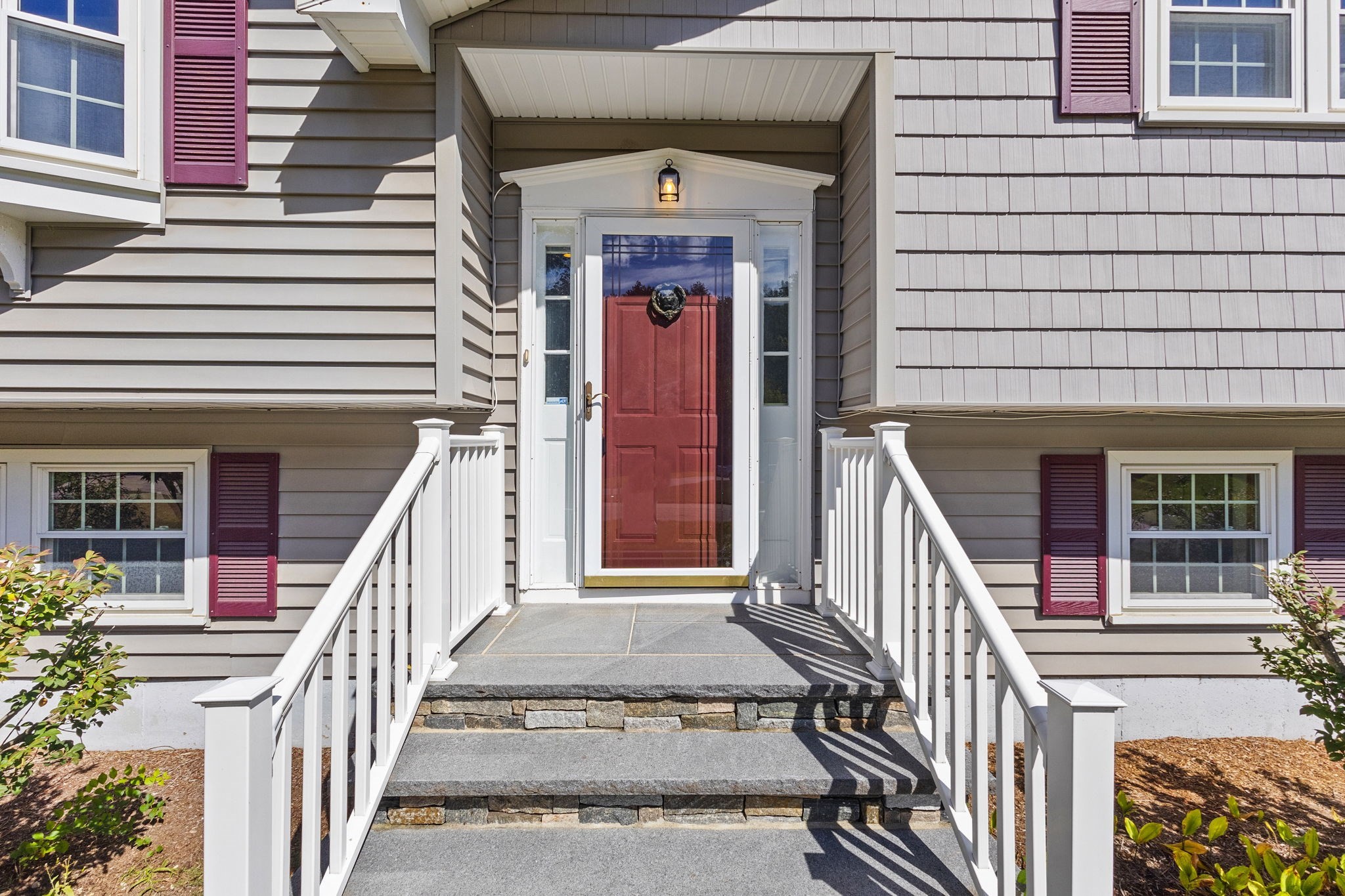 8 Roaen Dr Property Photo 3