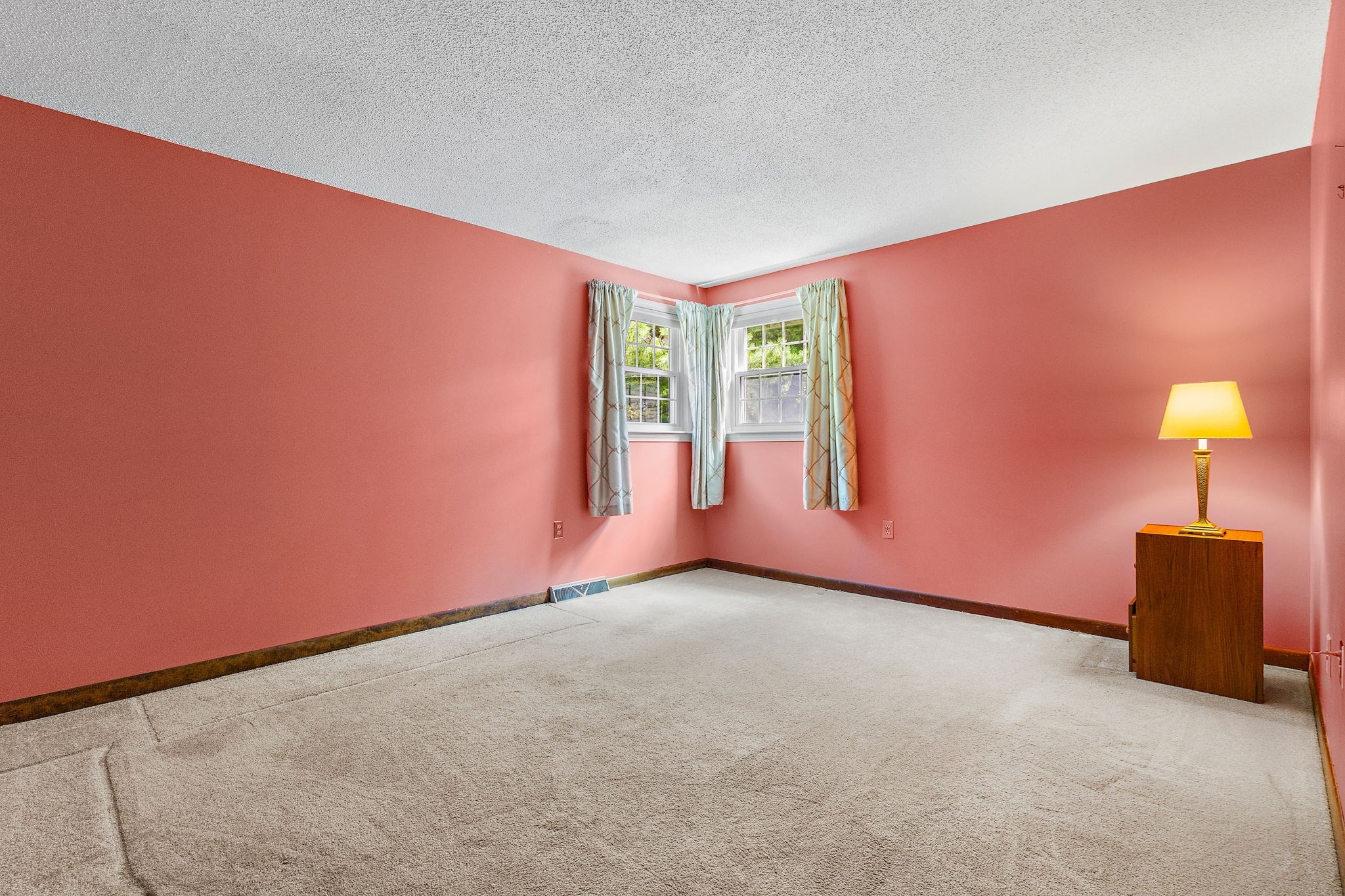 8 Roaen Dr Property Photo 16