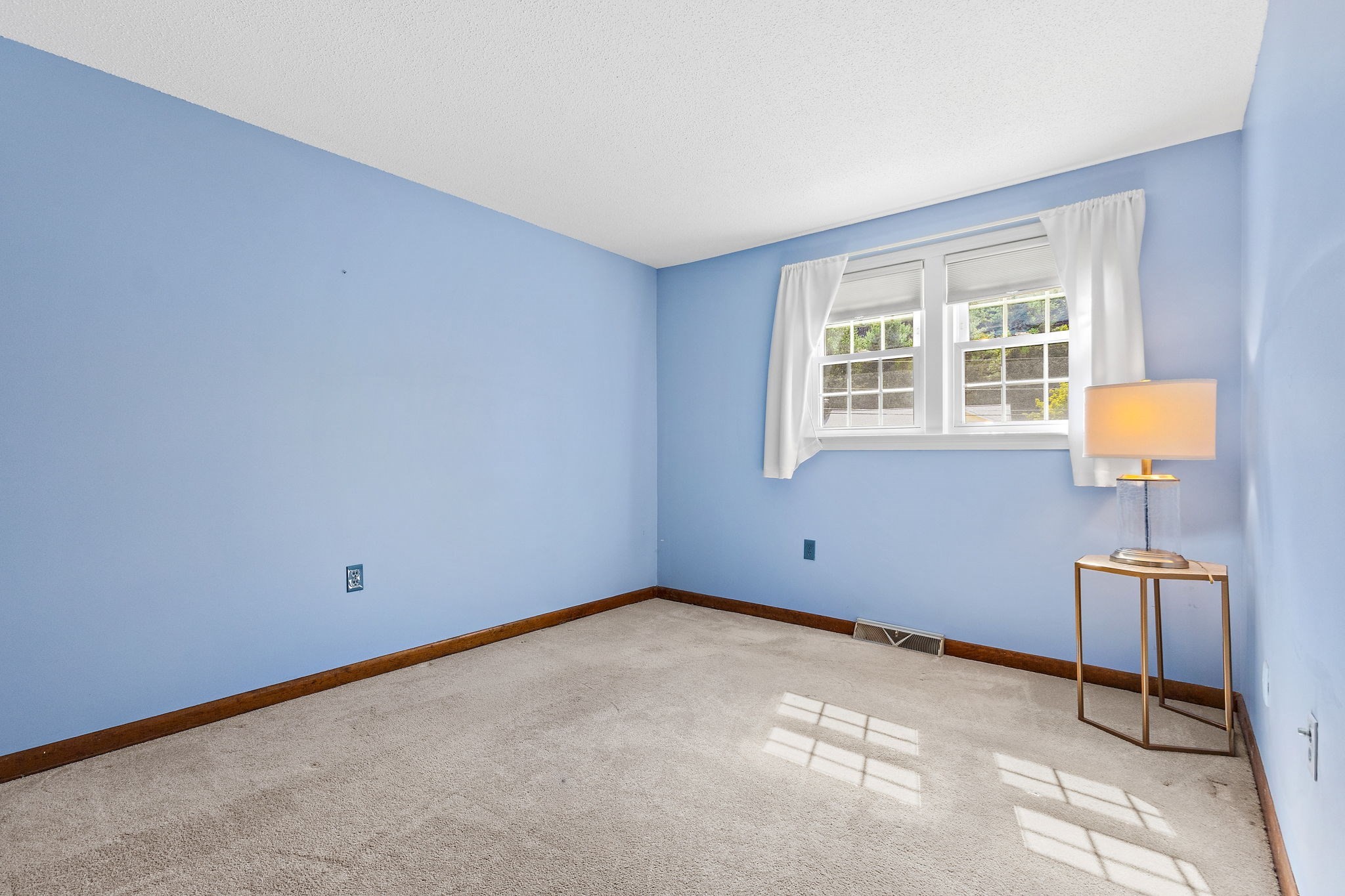 8 Roaen Dr Property Photo 18