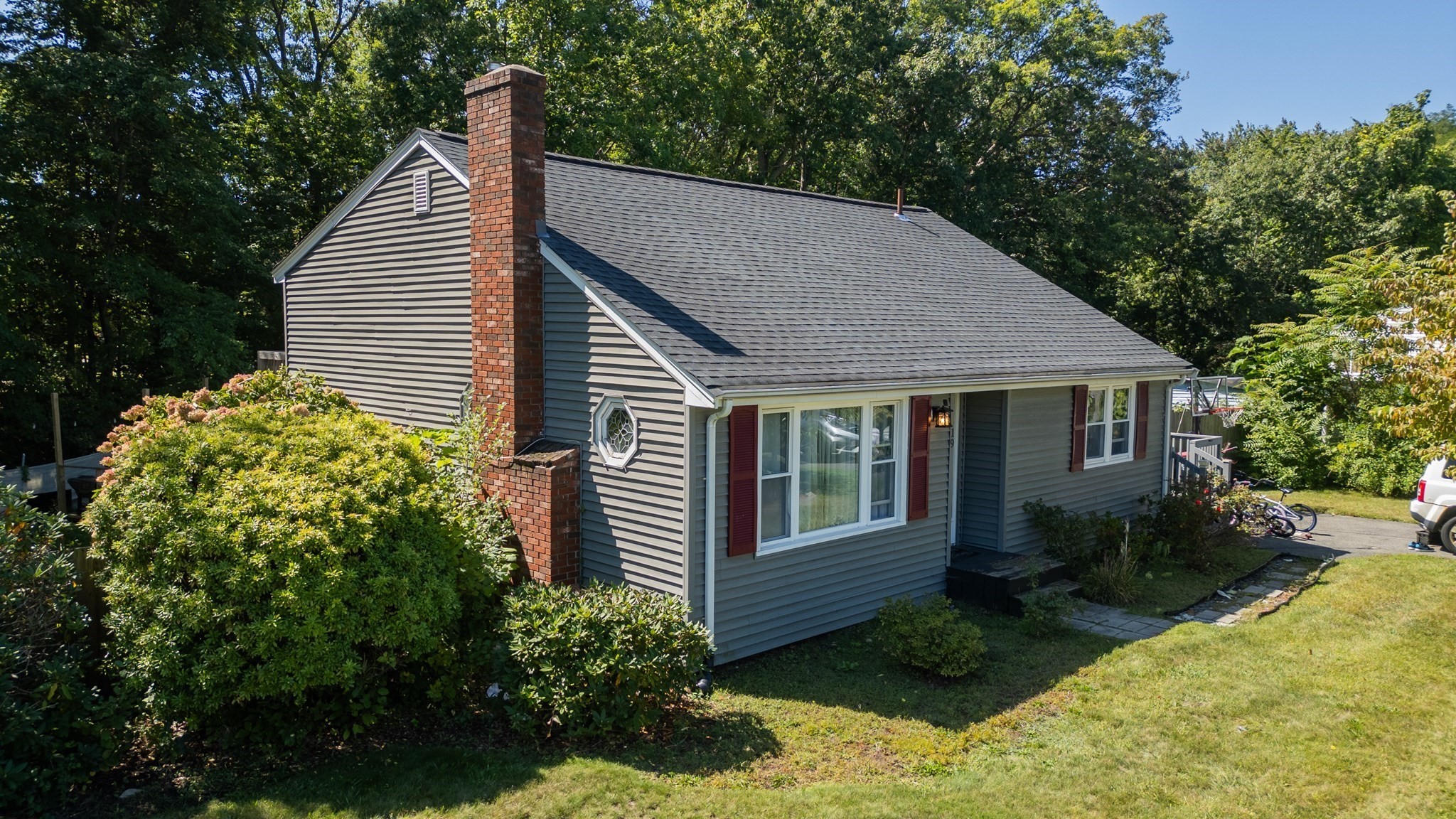 19 Anawan St Property Photo 1