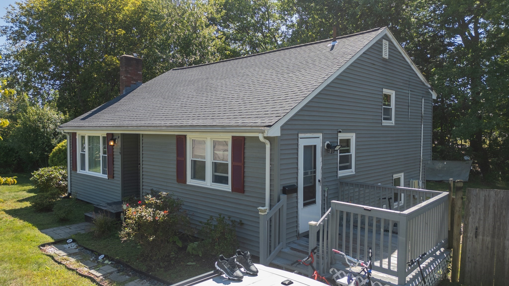 19 Anawan St Property Photo 3
