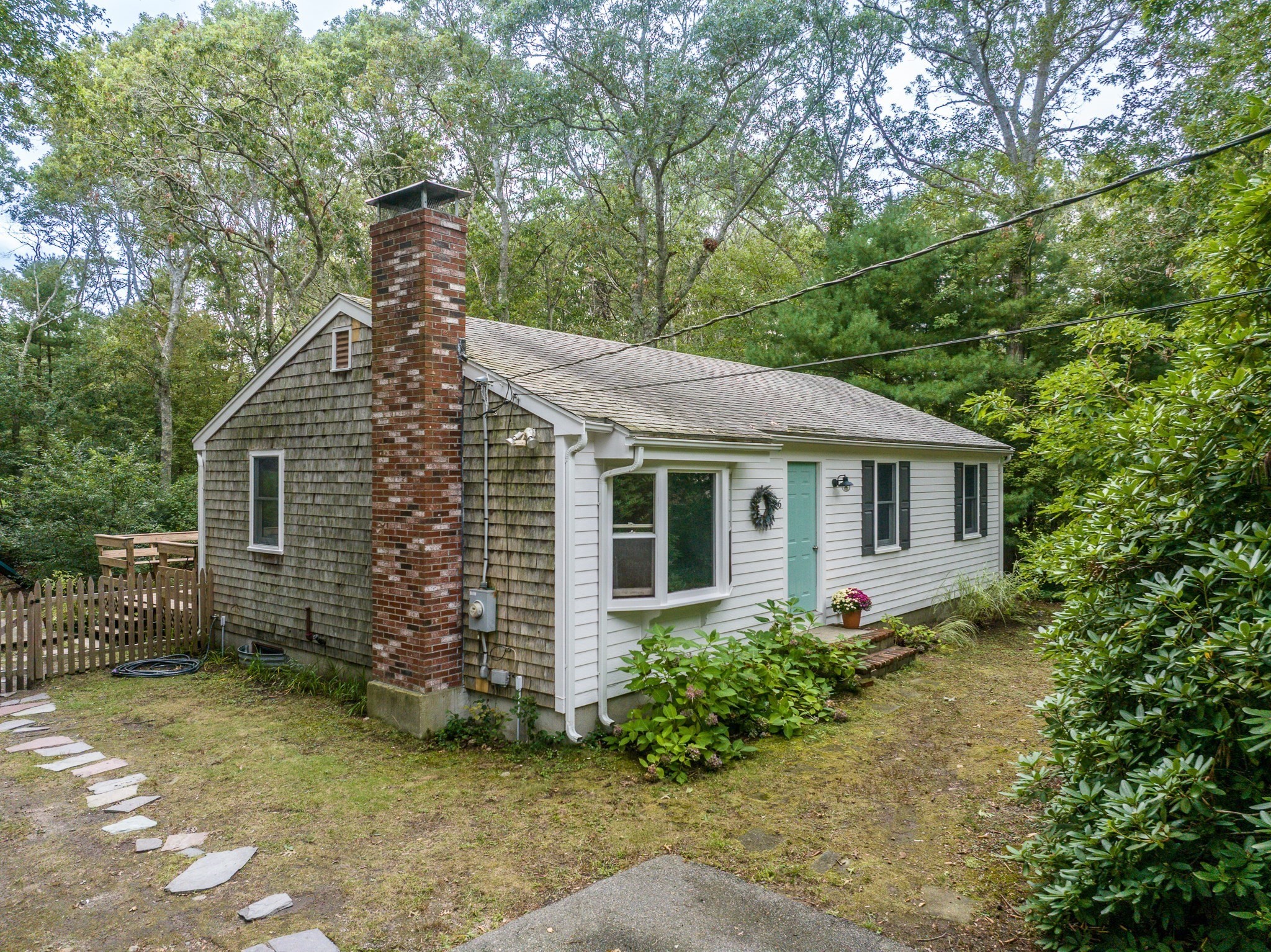 666 Boxberry Hill Rd Property Photo 1