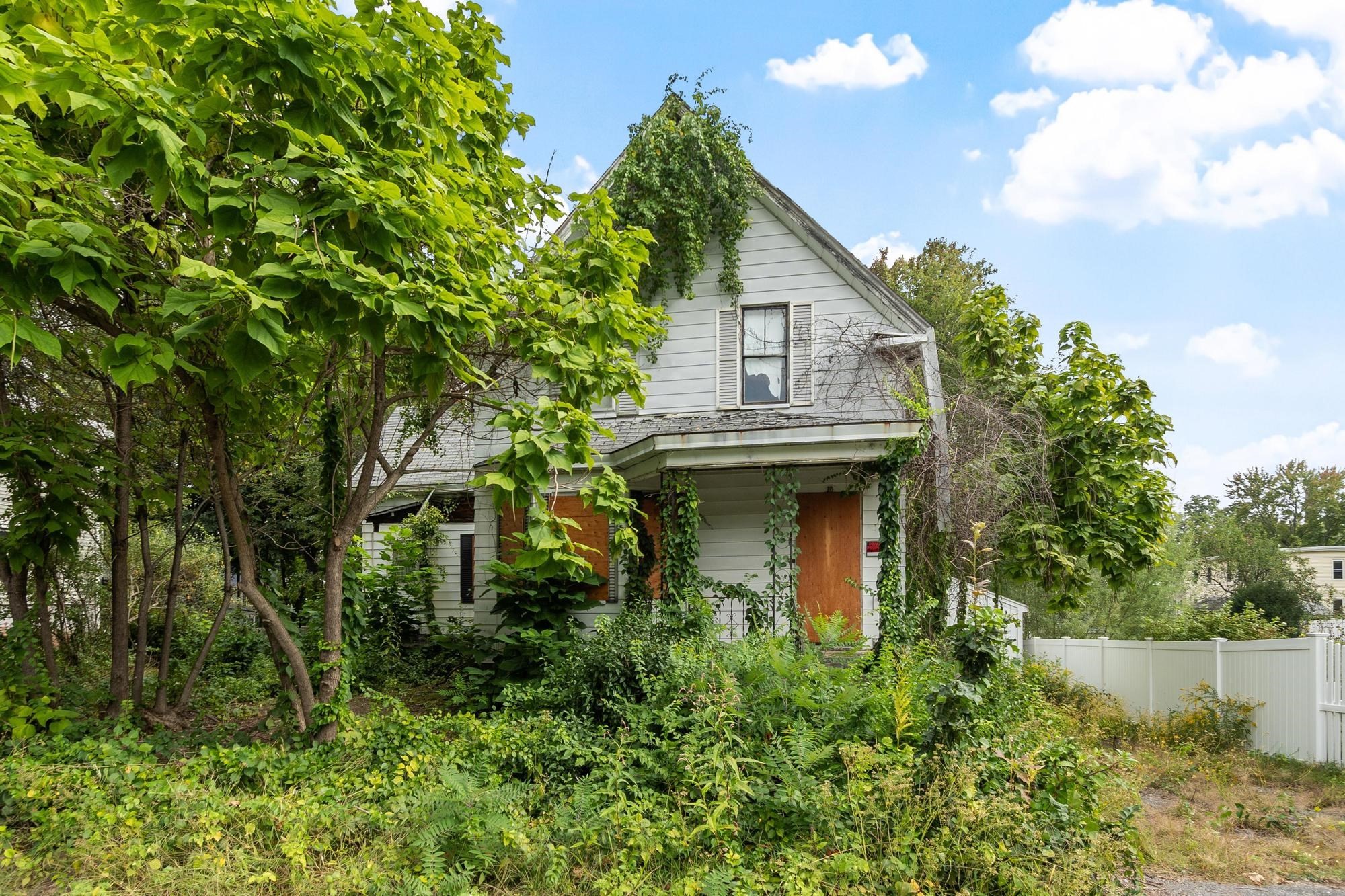 16 Holt Property Photo 1