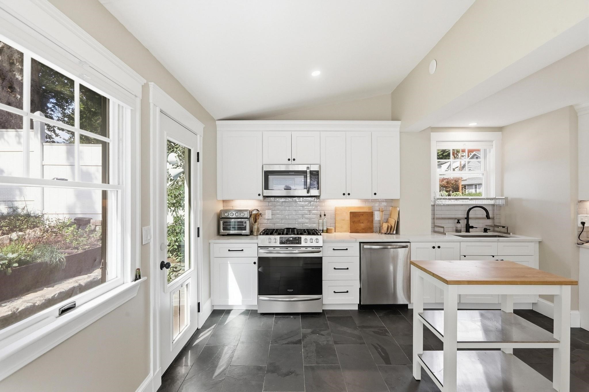 10 Governor Road Property Photo 22