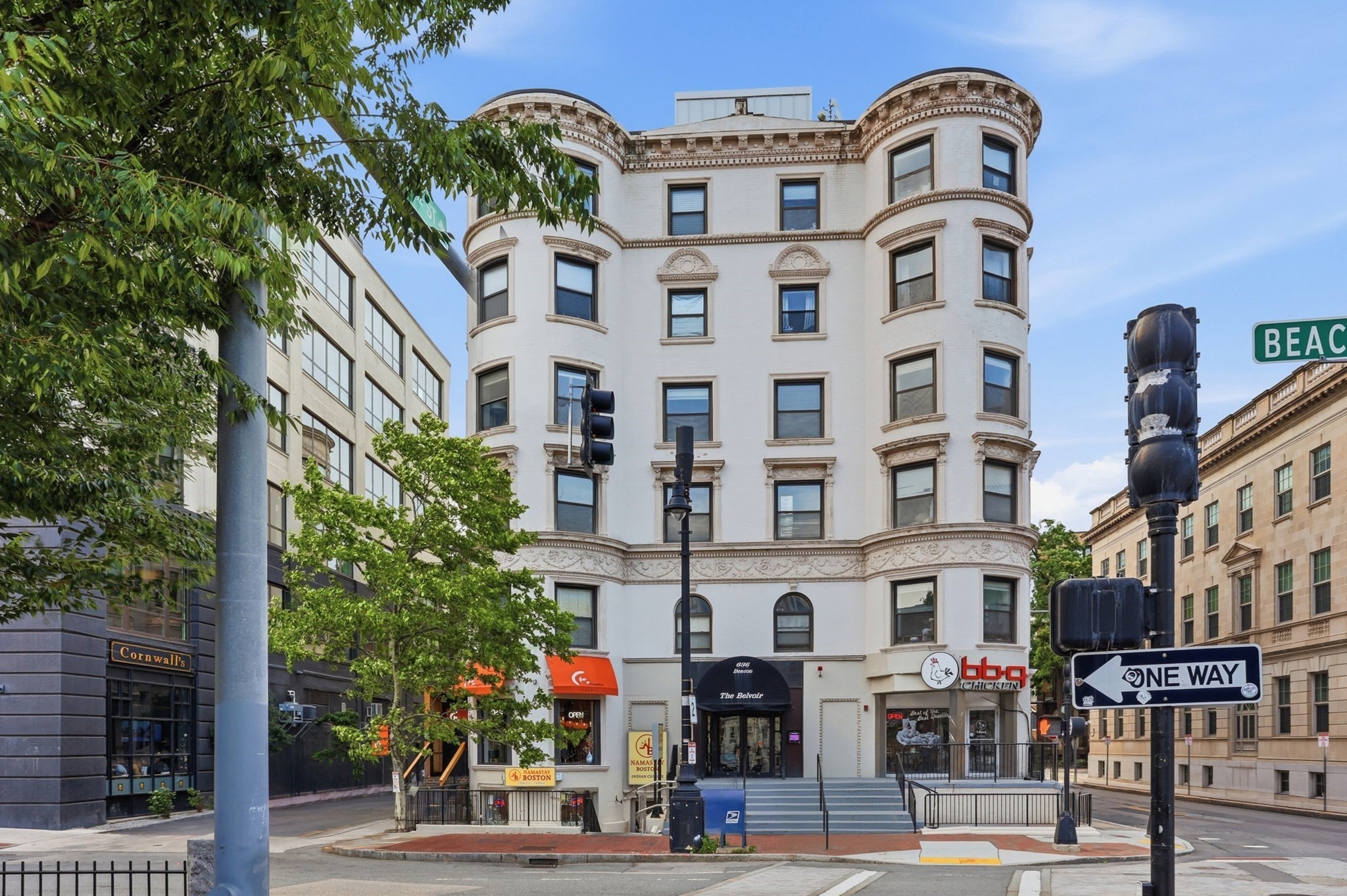 636 Beacon St # 206 Property Photo 1