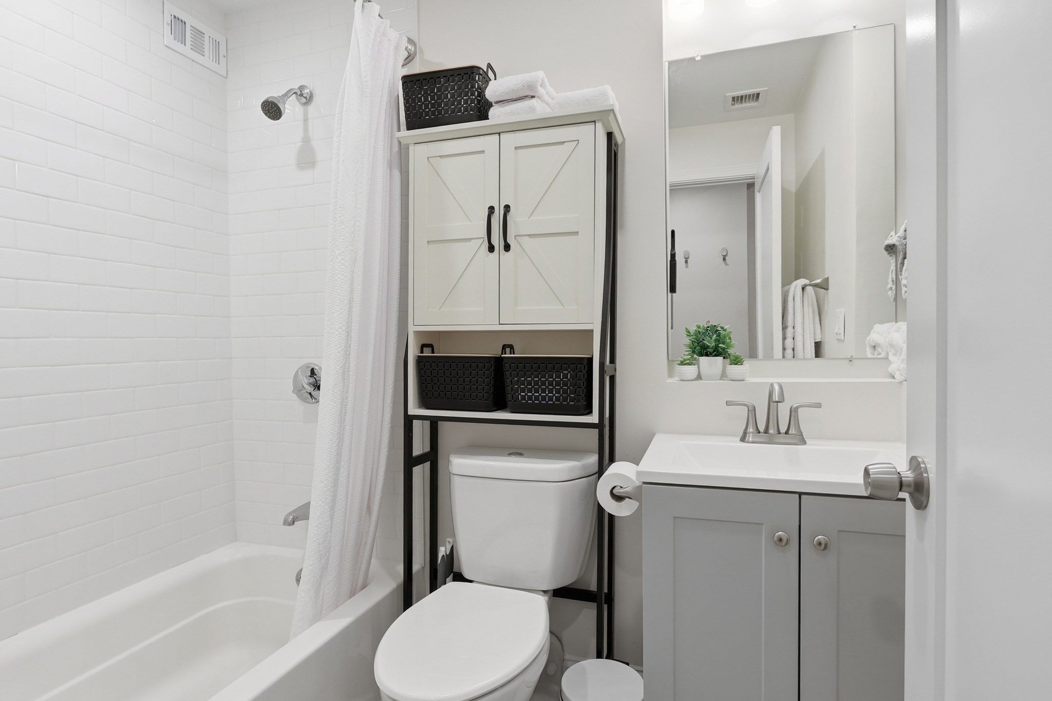 636 Beacon St # 206 Property Photo 7