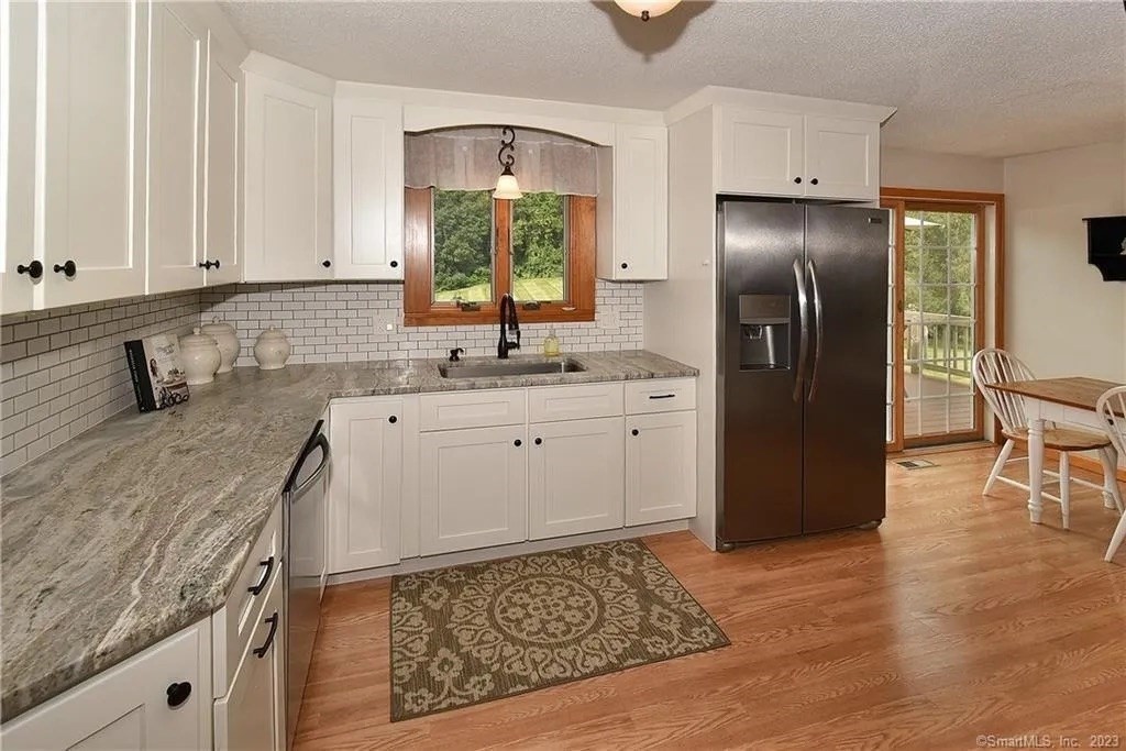 281 Abbe Rd Property Photo 2