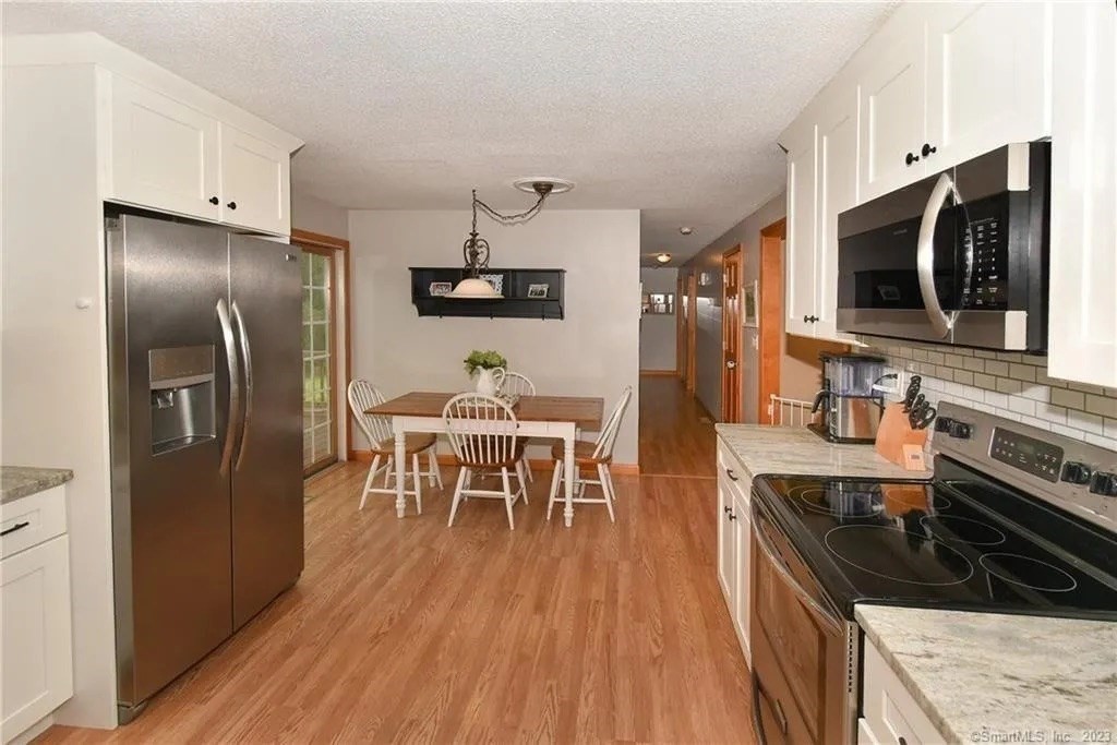 281 Abbe Rd Property Photo 5