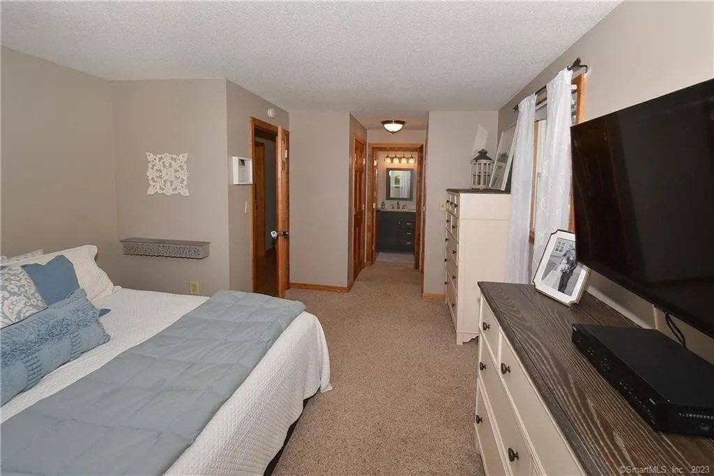281 Abbe Rd Property Photo 8