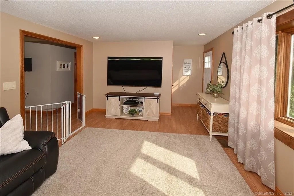 281 Abbe Rd Property Photo 12