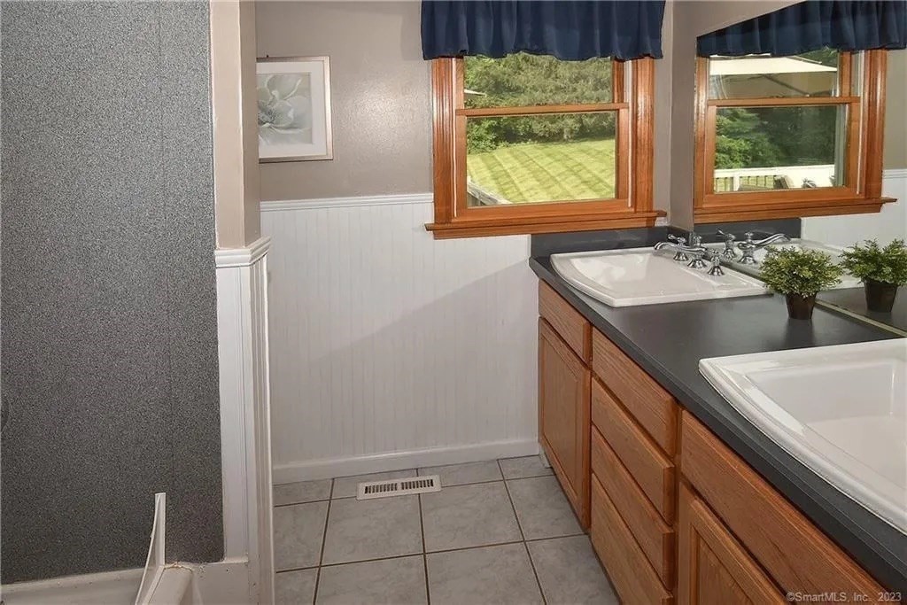 281 Abbe Rd Property Photo 20