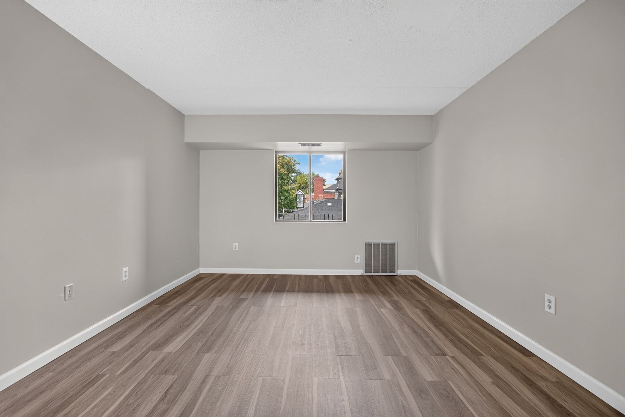 390 Broadway # 35 Property Photo 9