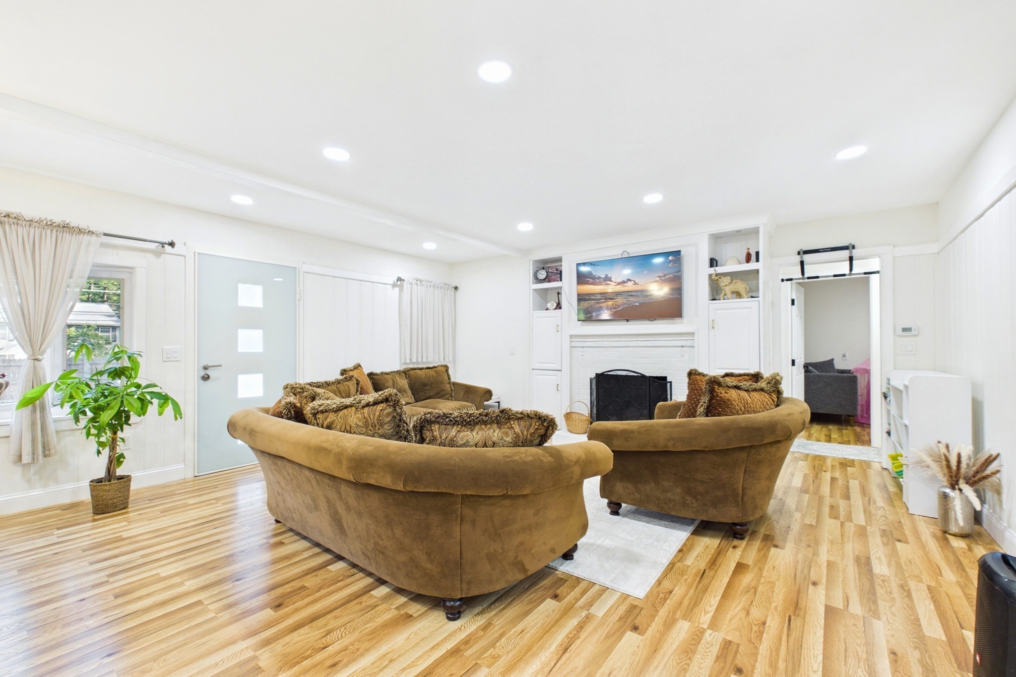 1475 Washington St Property Photo 4