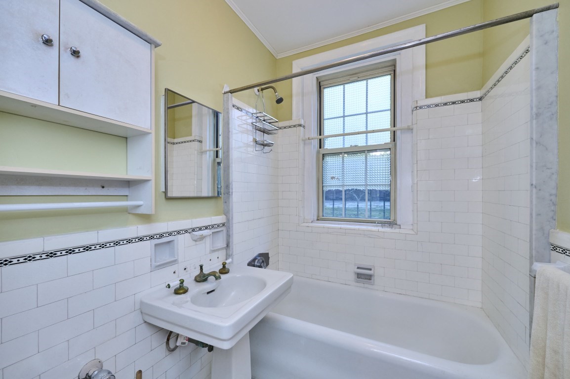 7 Arlington St # 4 Property Photo 7