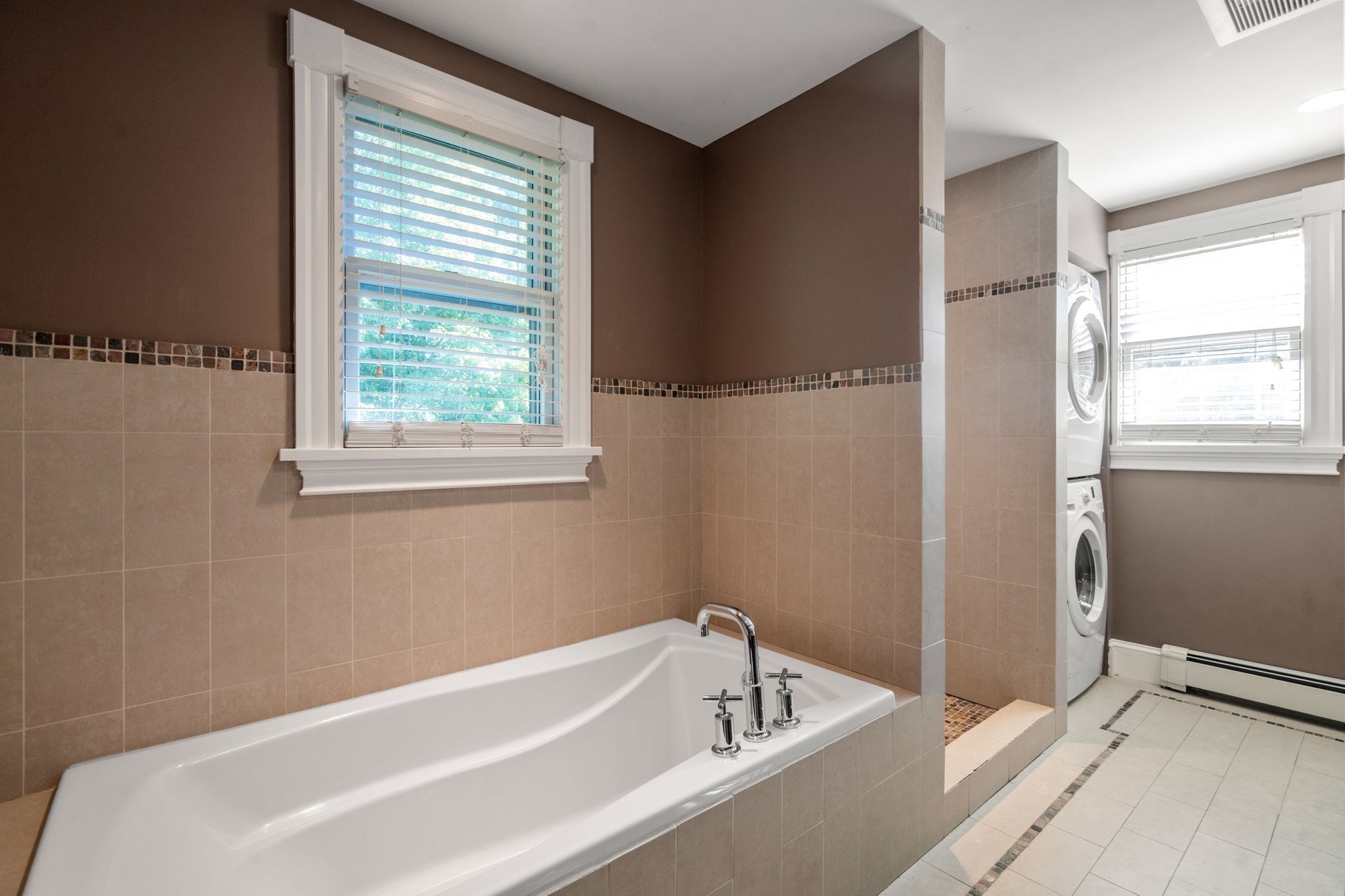 354 Hunnewell Street Property Photo 12