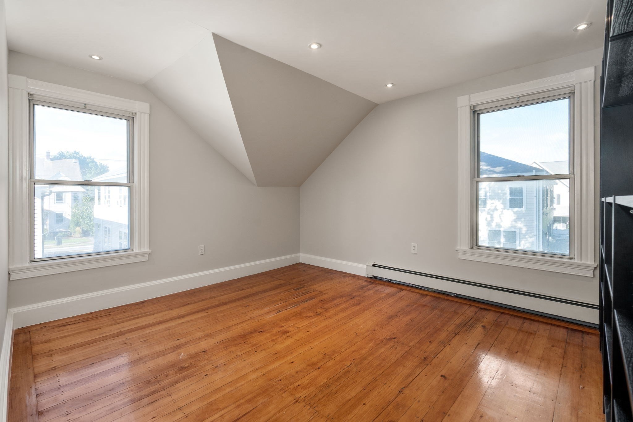 354 Hunnewell Street Property Photo 13