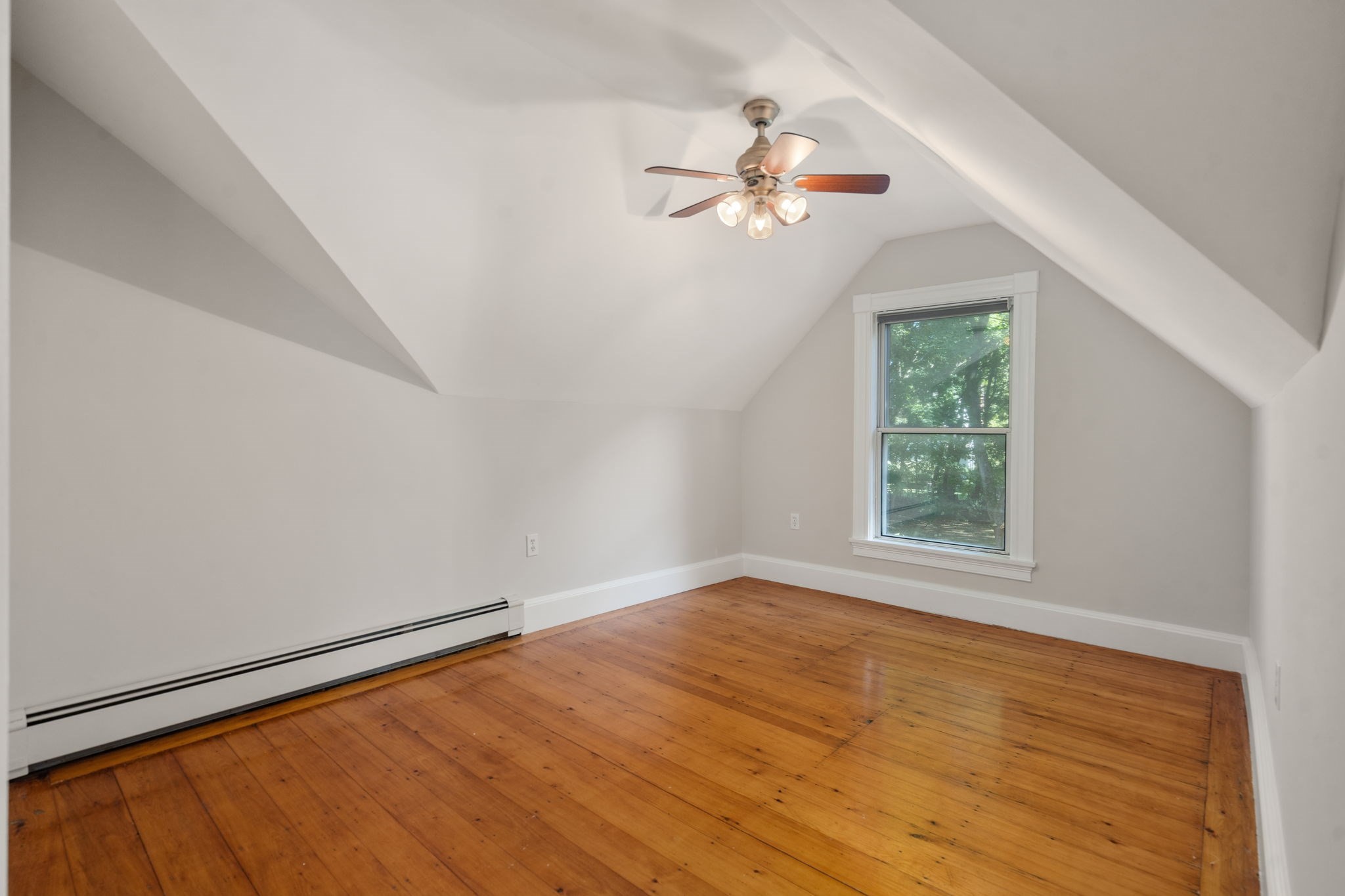354 Hunnewell Street Property Photo 14