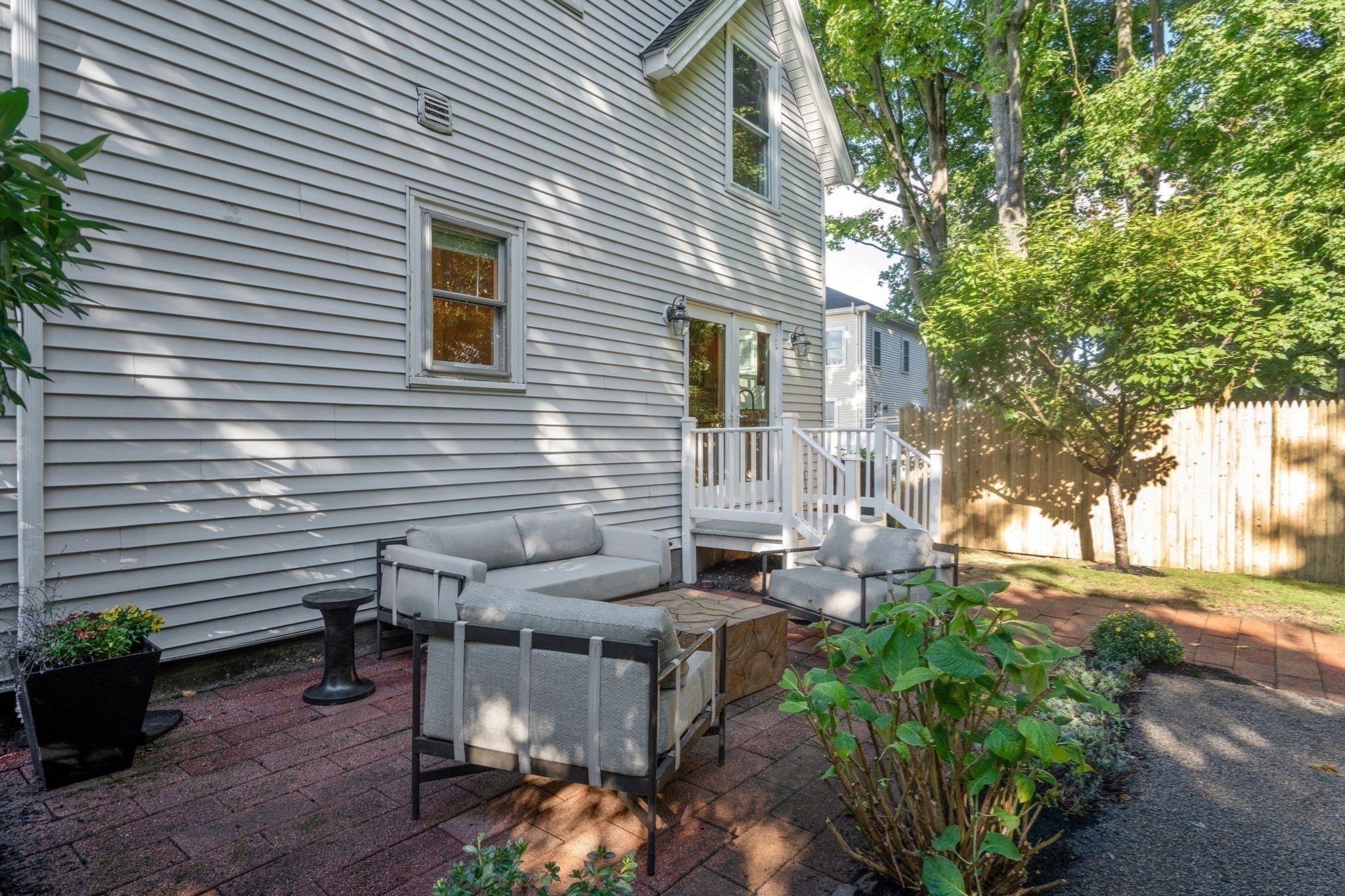 354 Hunnewell Street Property Photo 17