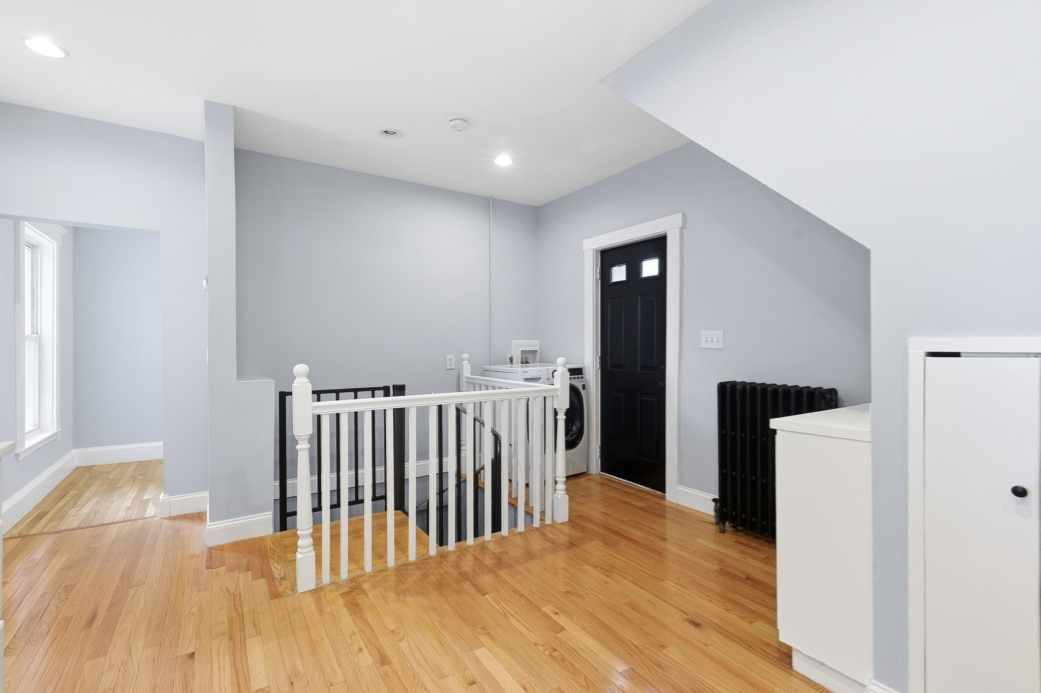 323 Bainbridge St Property Photo 10