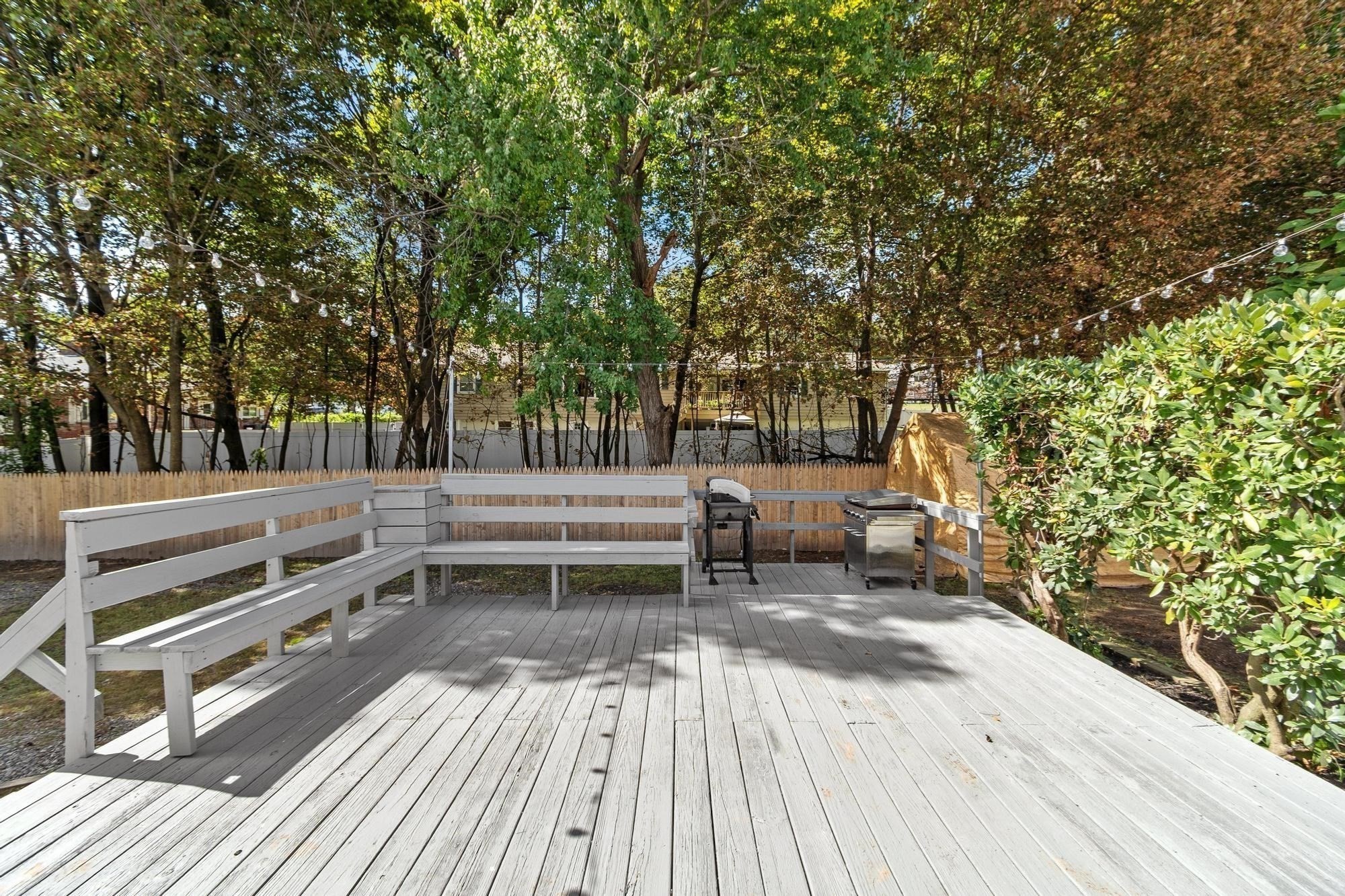 160 Jackson St Property Photo 2